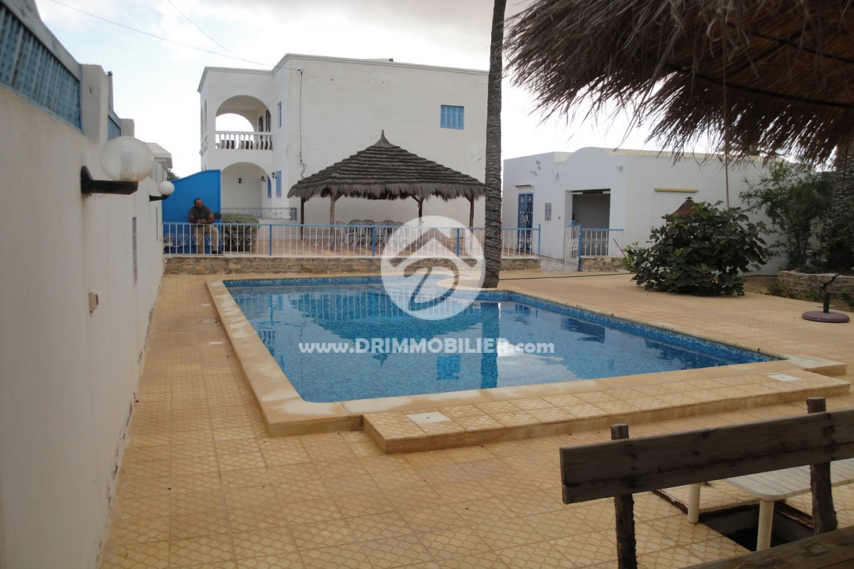 V 049 -   Villa avec piscine Djerba